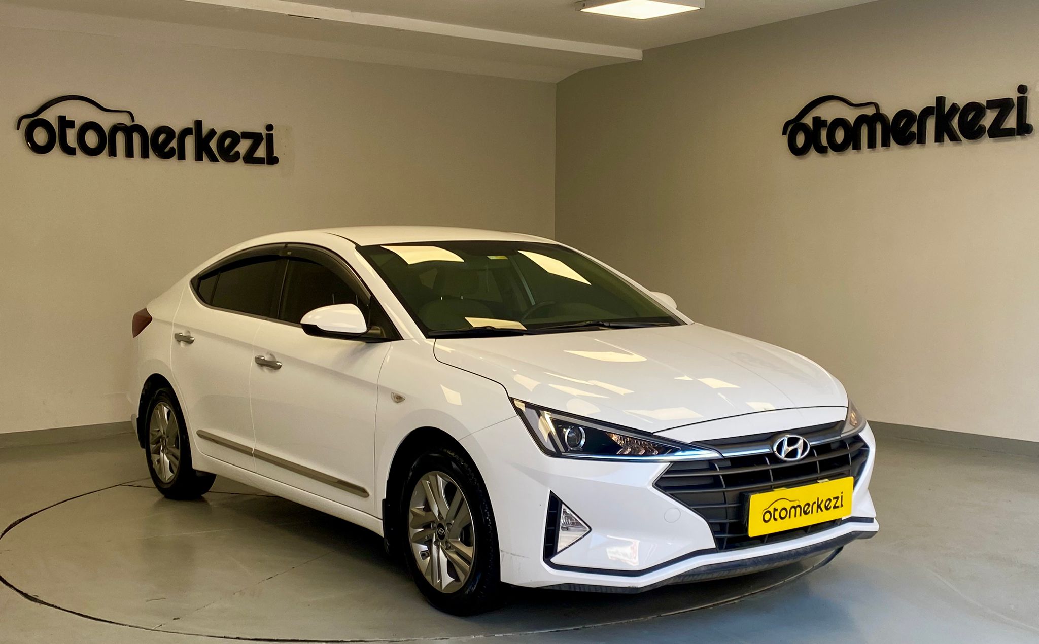 HYUNDAI ELANTRA 9